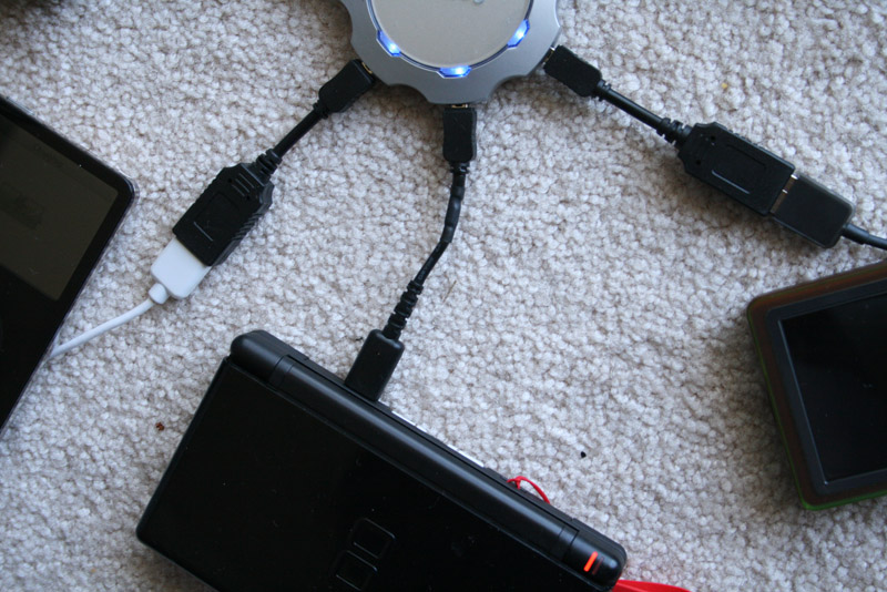 Illustration for article titled Chargepod Universal Six-Way Charging System Hands-on (Verdict: It Revolutionizes Charging)